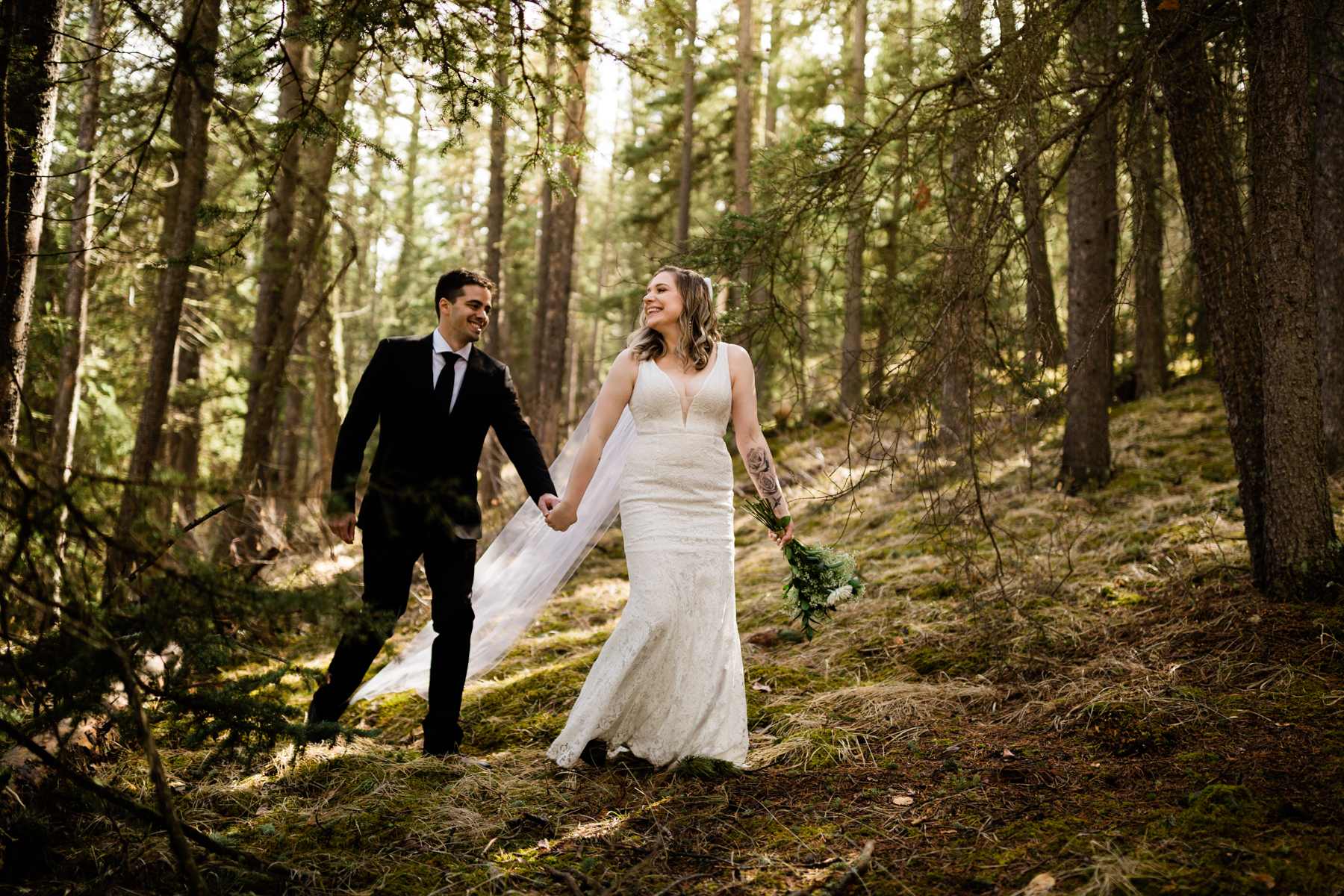 Banff Adventure Wedding Photographers for Lake Minnewanka Elopement - Image 15