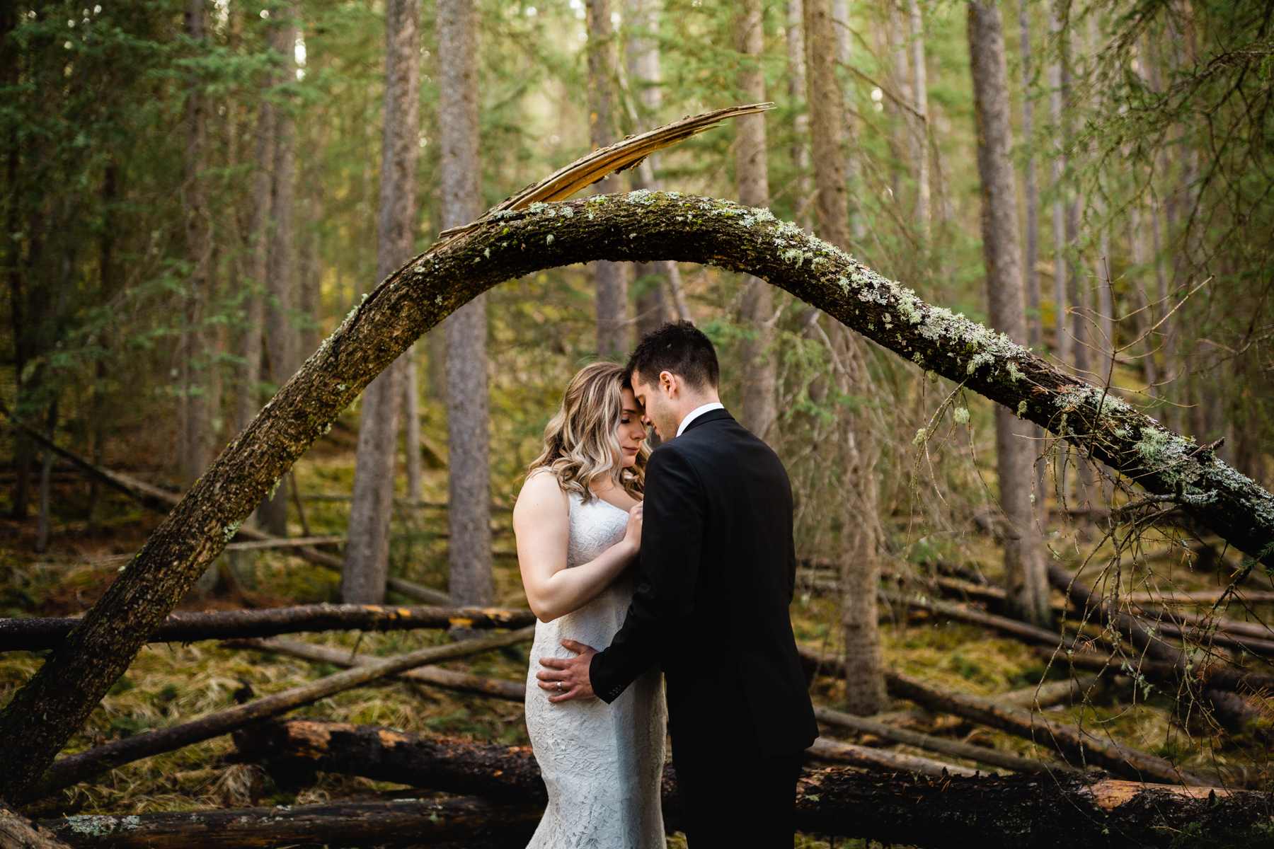 Banff Adventure Wedding Photographers for Lake Minnewanka Elopement - Image 21
