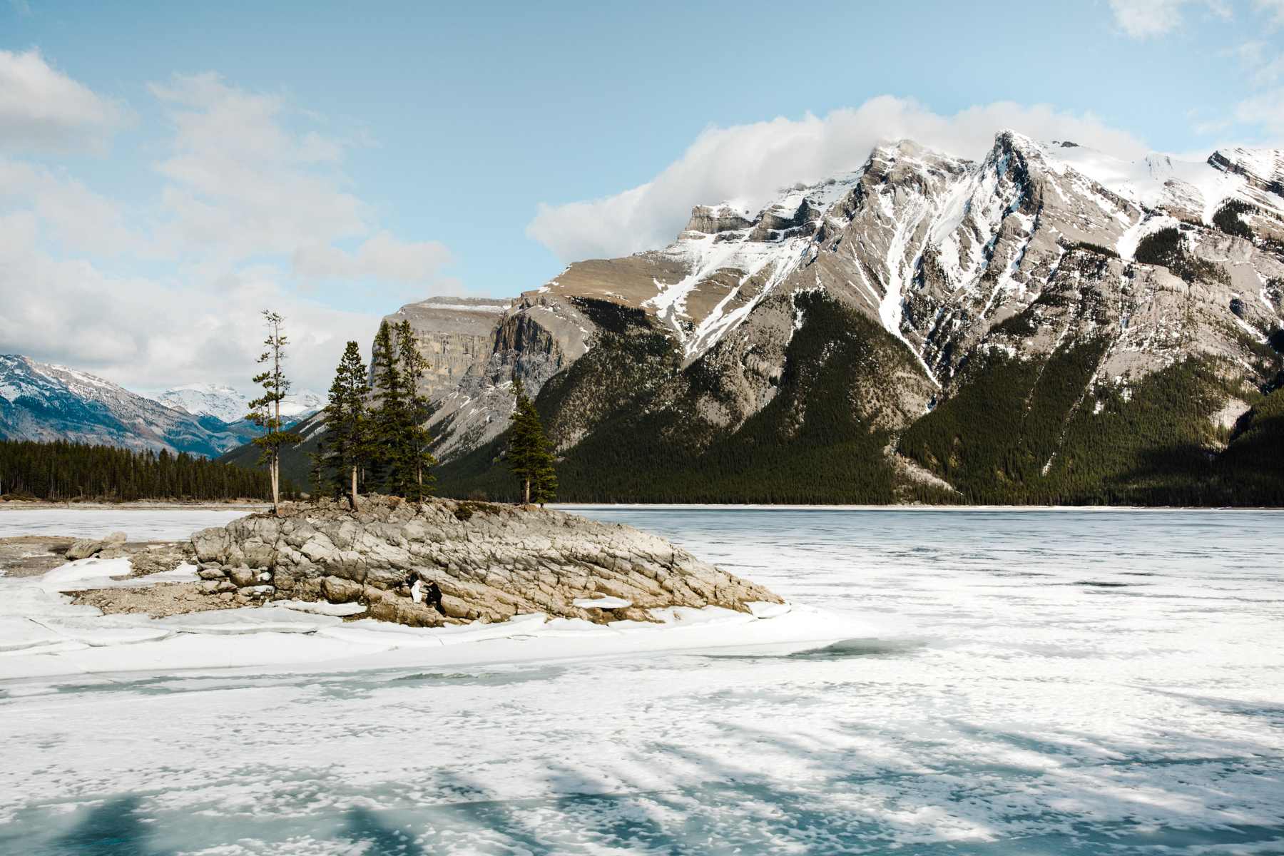 Banff Adventure Wedding Photographers for Lake Minnewanka Elopement - Image 30