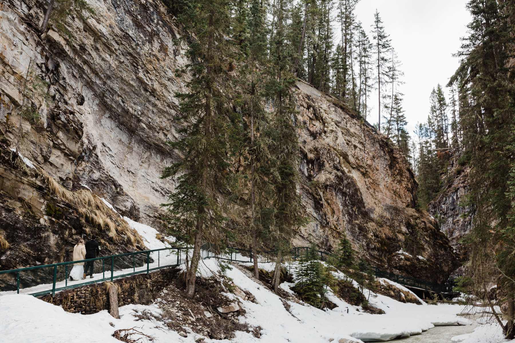 Banff Adventure Wedding Photographers for Lake Minnewanka Elopement - Image 34