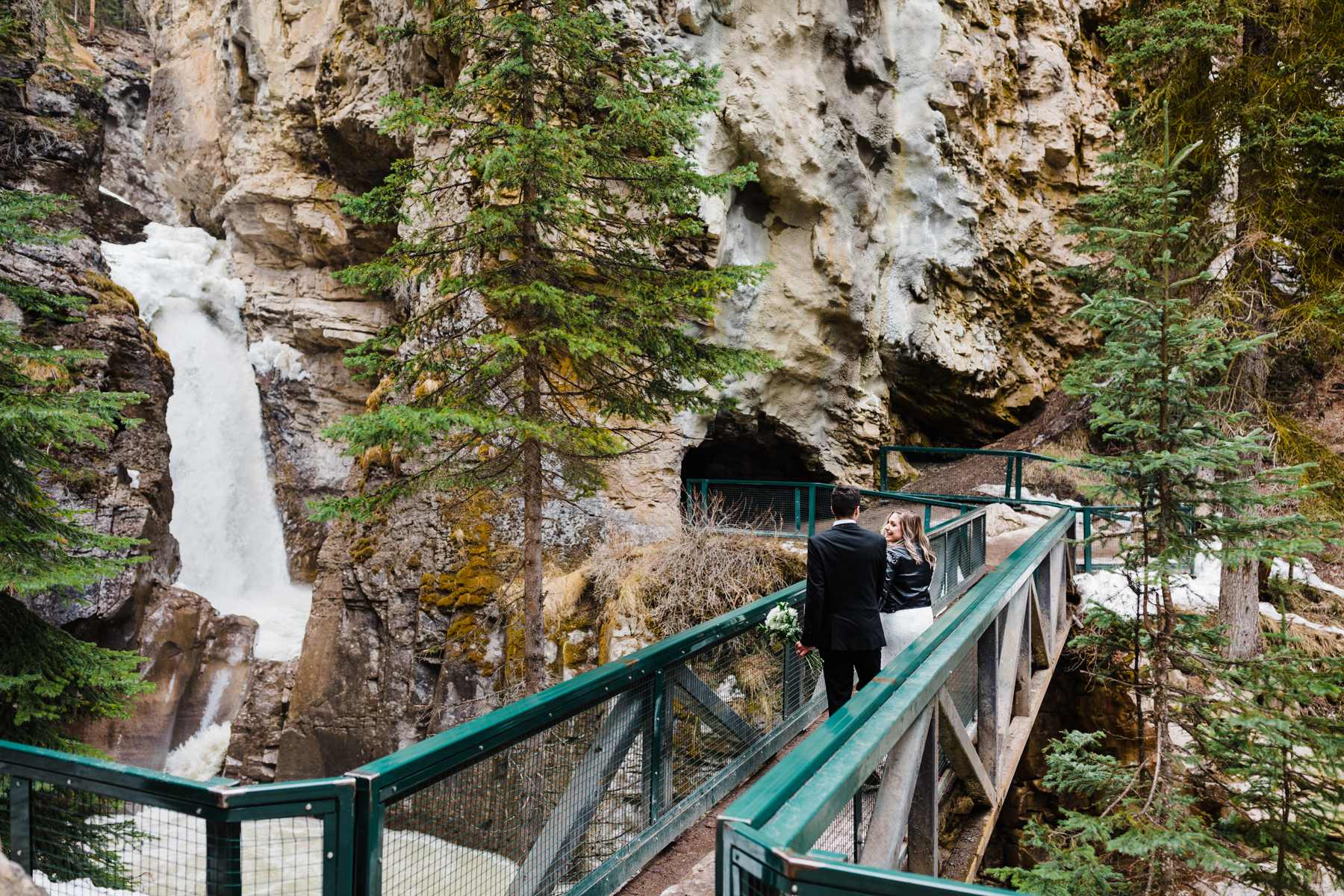 Banff Adventure Wedding Photographers for Lake Minnewanka Elopement - Image 36