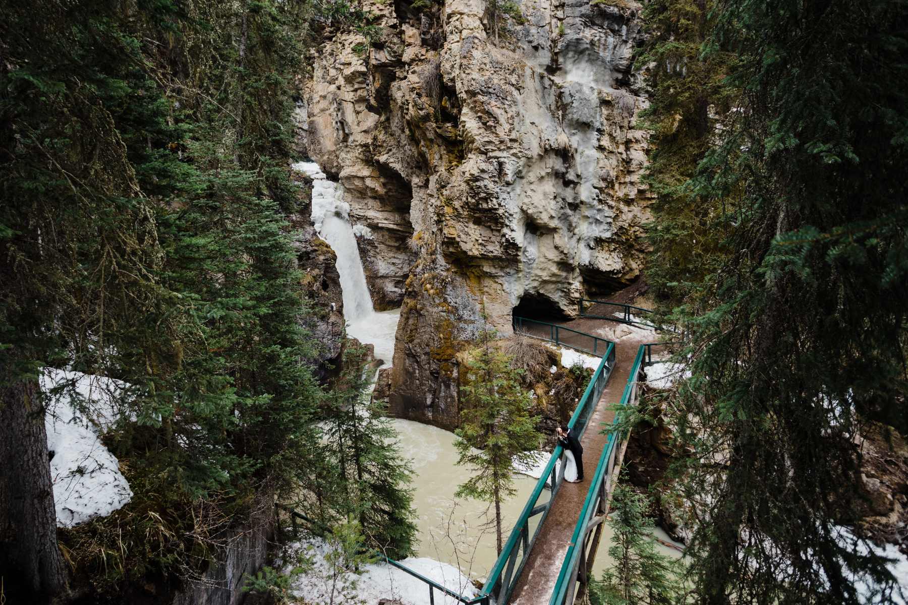 Banff Adventure Wedding Photographers for Lake Minnewanka Elopement - Image 38