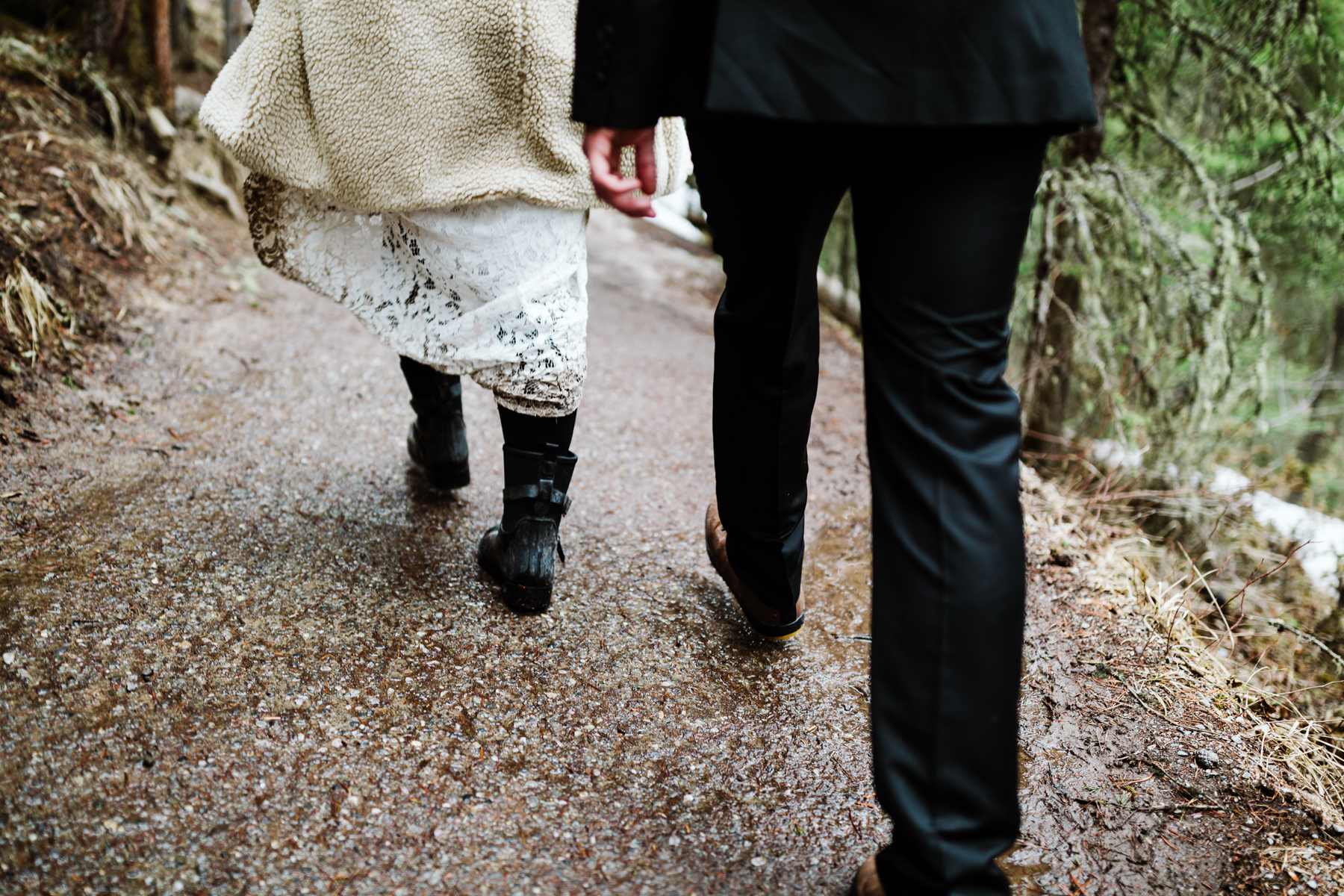 Banff Adventure Wedding Photographers for Lake Minnewanka Elopement - Image 39