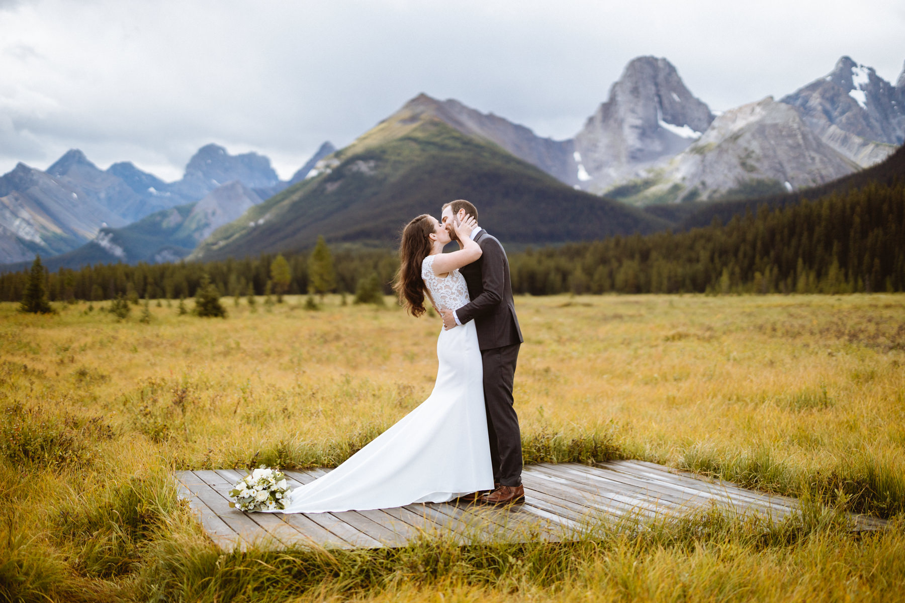 Canmore hiking elopement photographers - Image 14