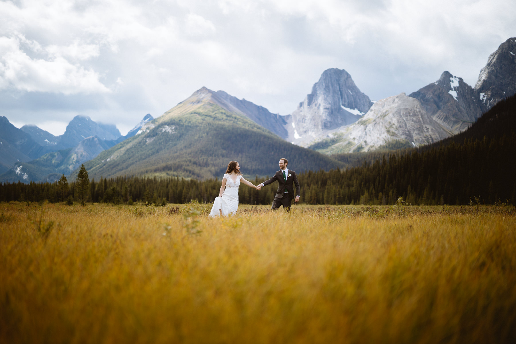 Canmore hiking elopement photographers - Image 17