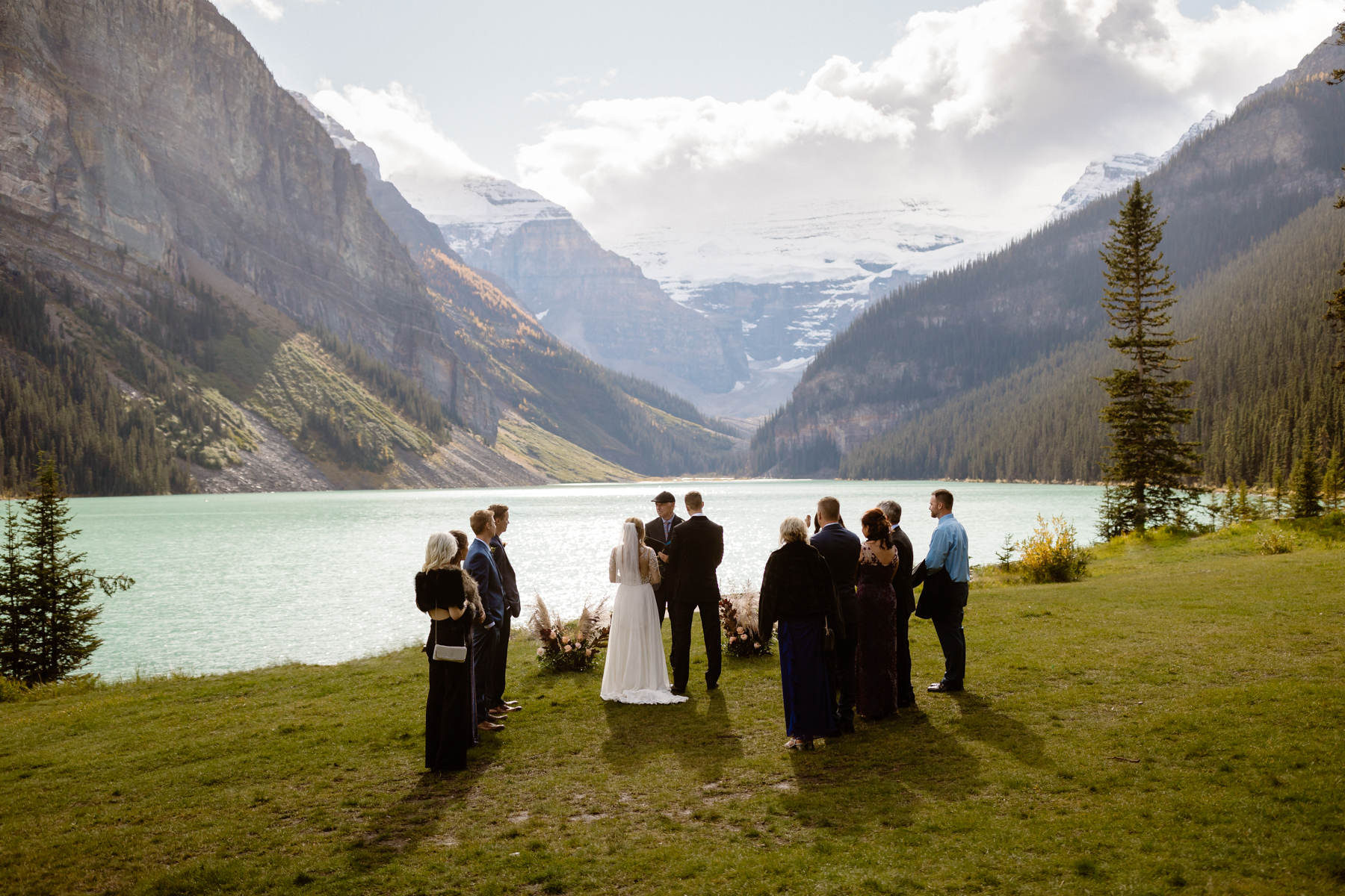 Moraine Lake wedding photos - Image 12