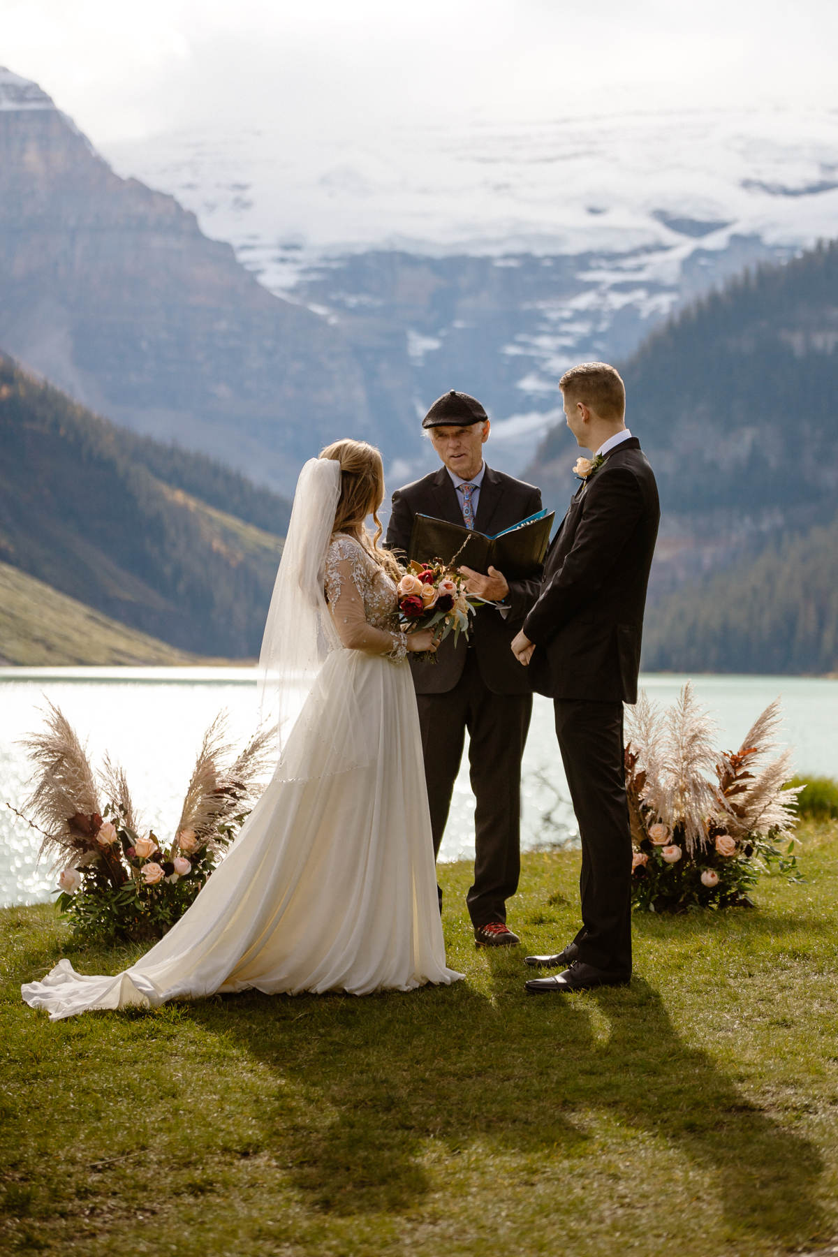 Moraine Lake wedding photos - Image 13