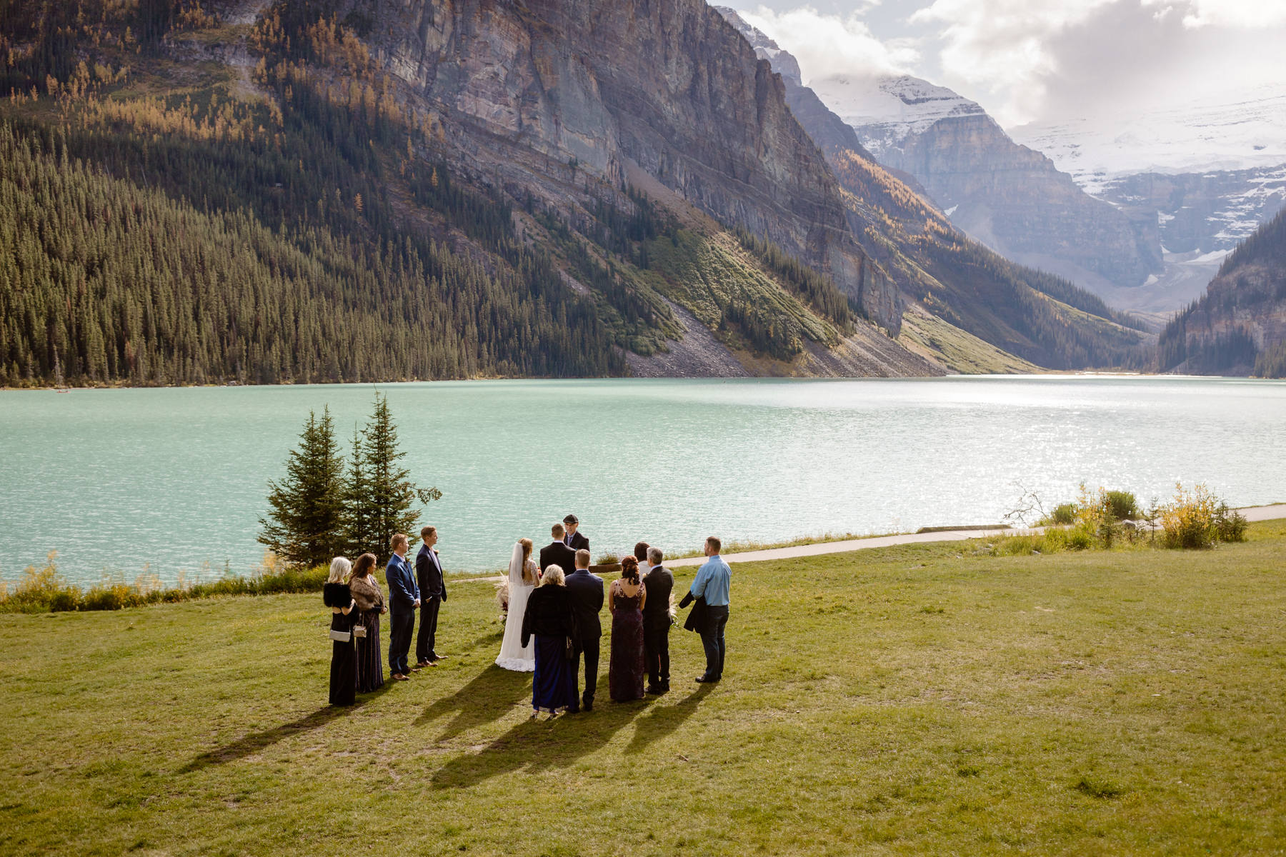 Moraine Lake wedding photos - Image 15