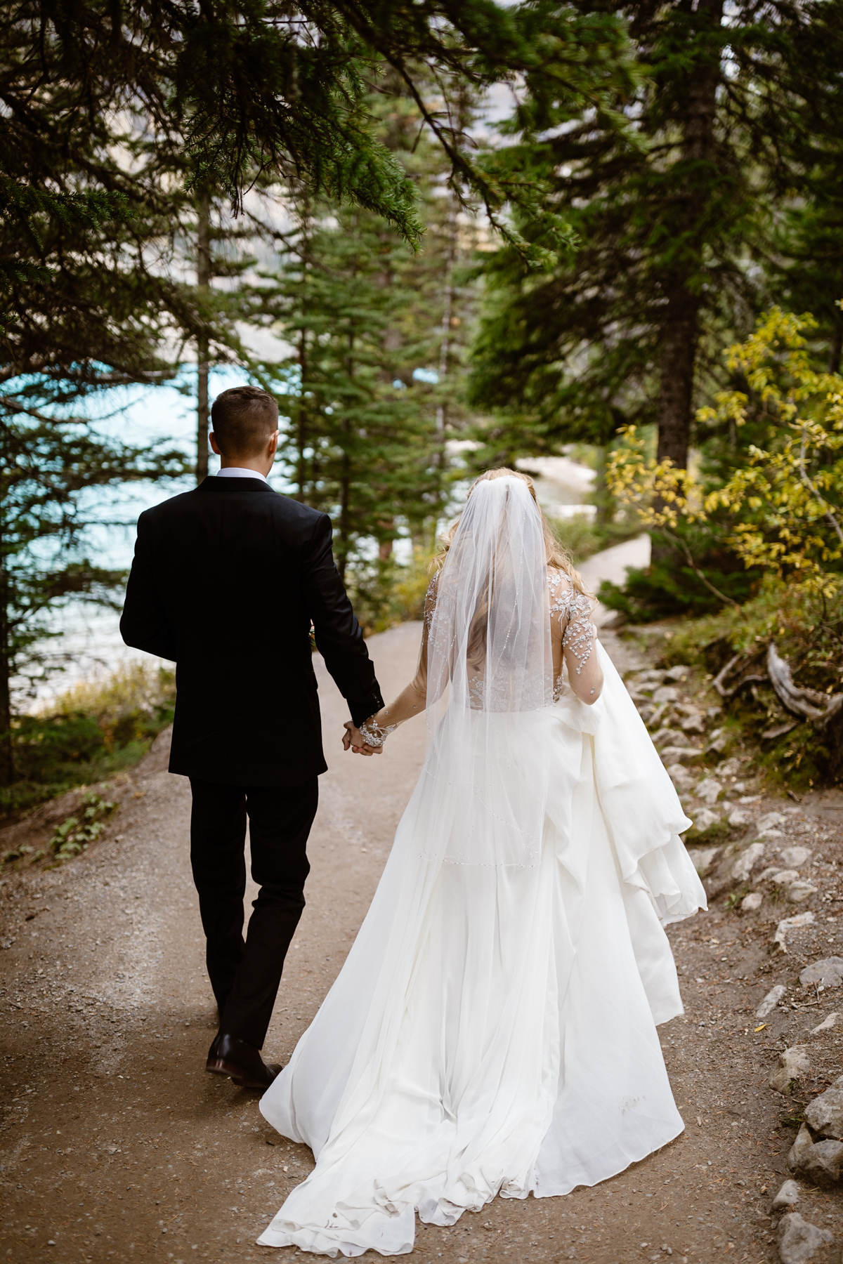 Moraine Lake wedding photos - Image 32