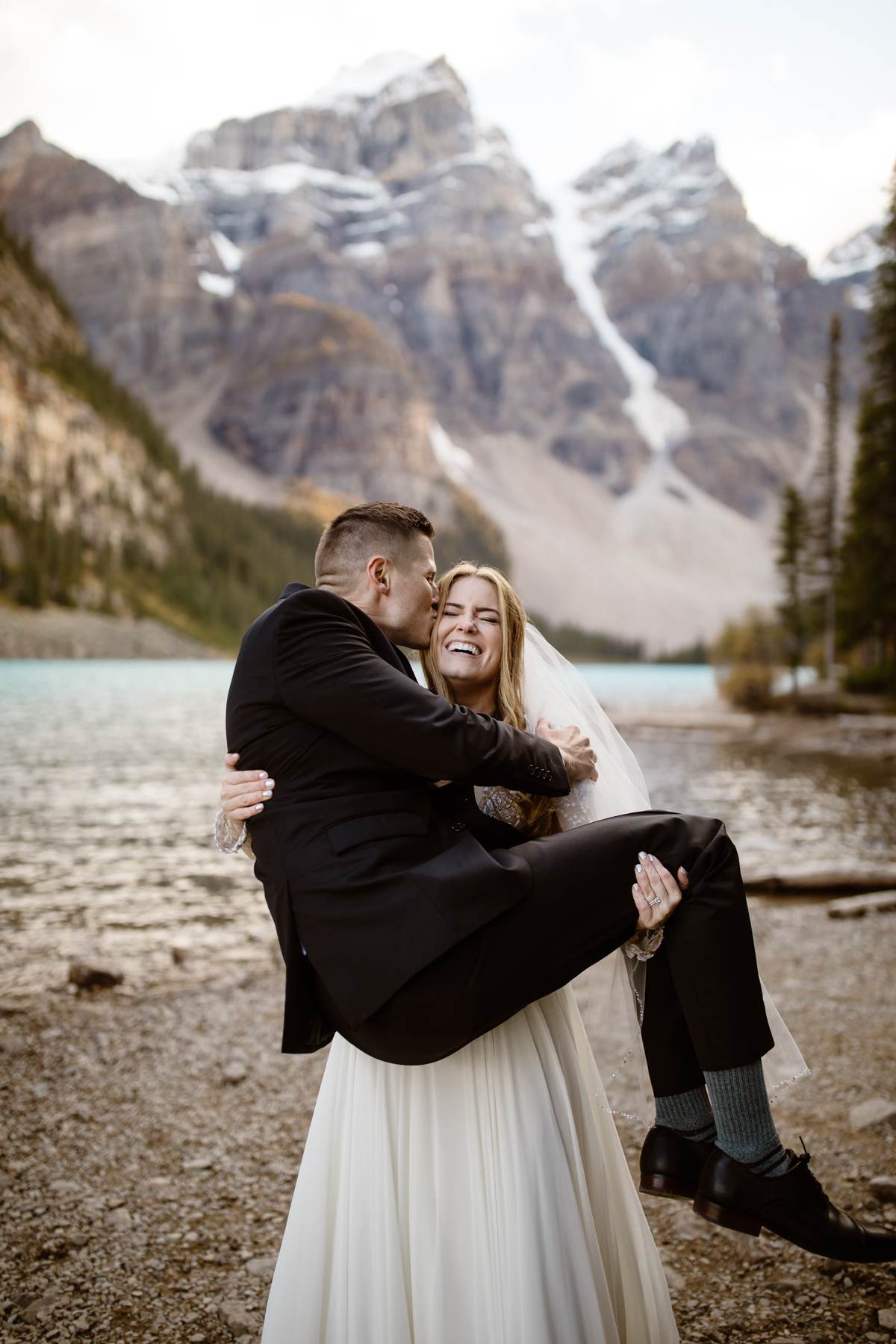 Moraine Lake wedding photos - Image 45