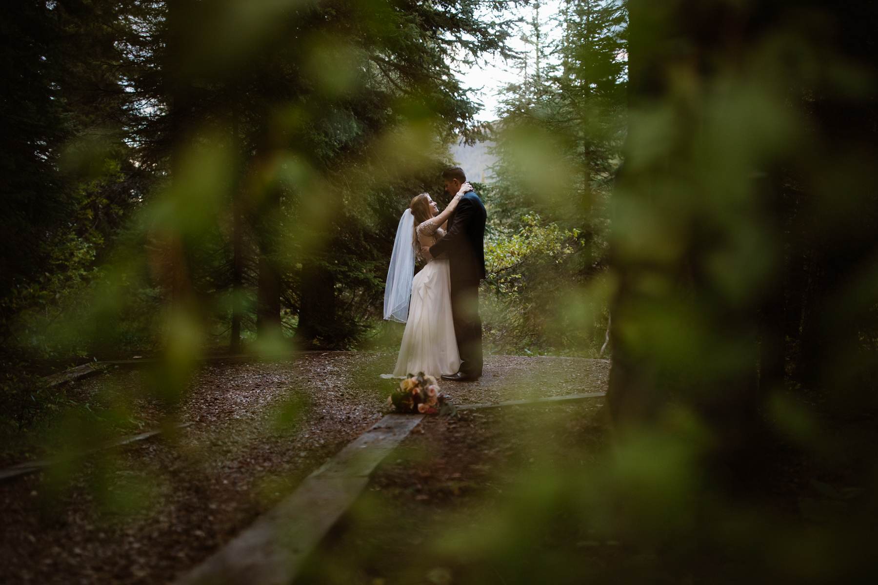 Moraine Lake wedding photos - Image 64