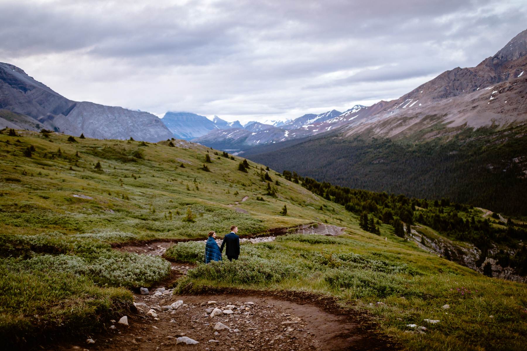 Hiking Elopement Photographers in Banff National Park - Photo 14
