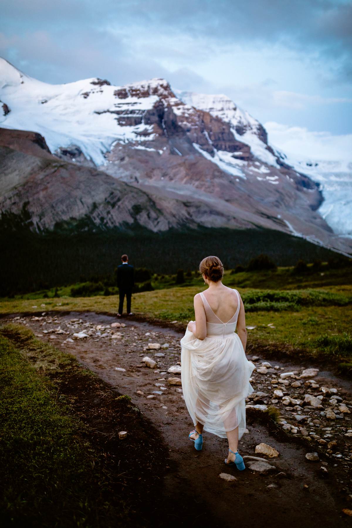 Hiking Elopement Photographers in Banff National Park - Photo 7