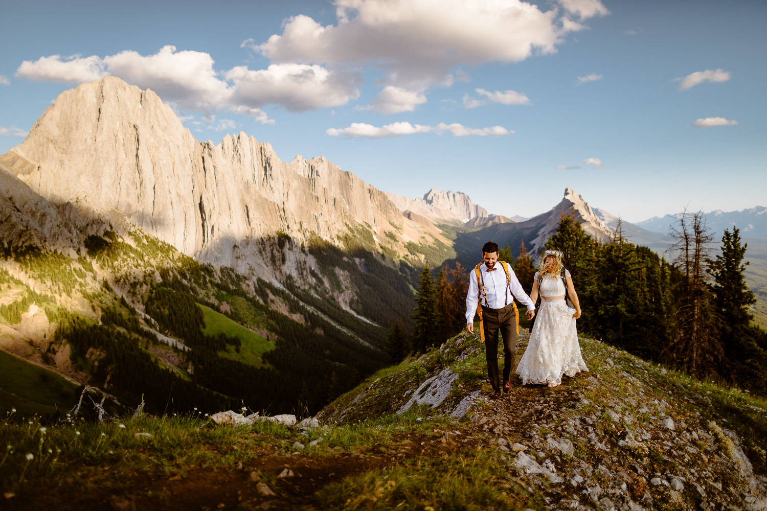 How to look good hiking for an adventure elopement