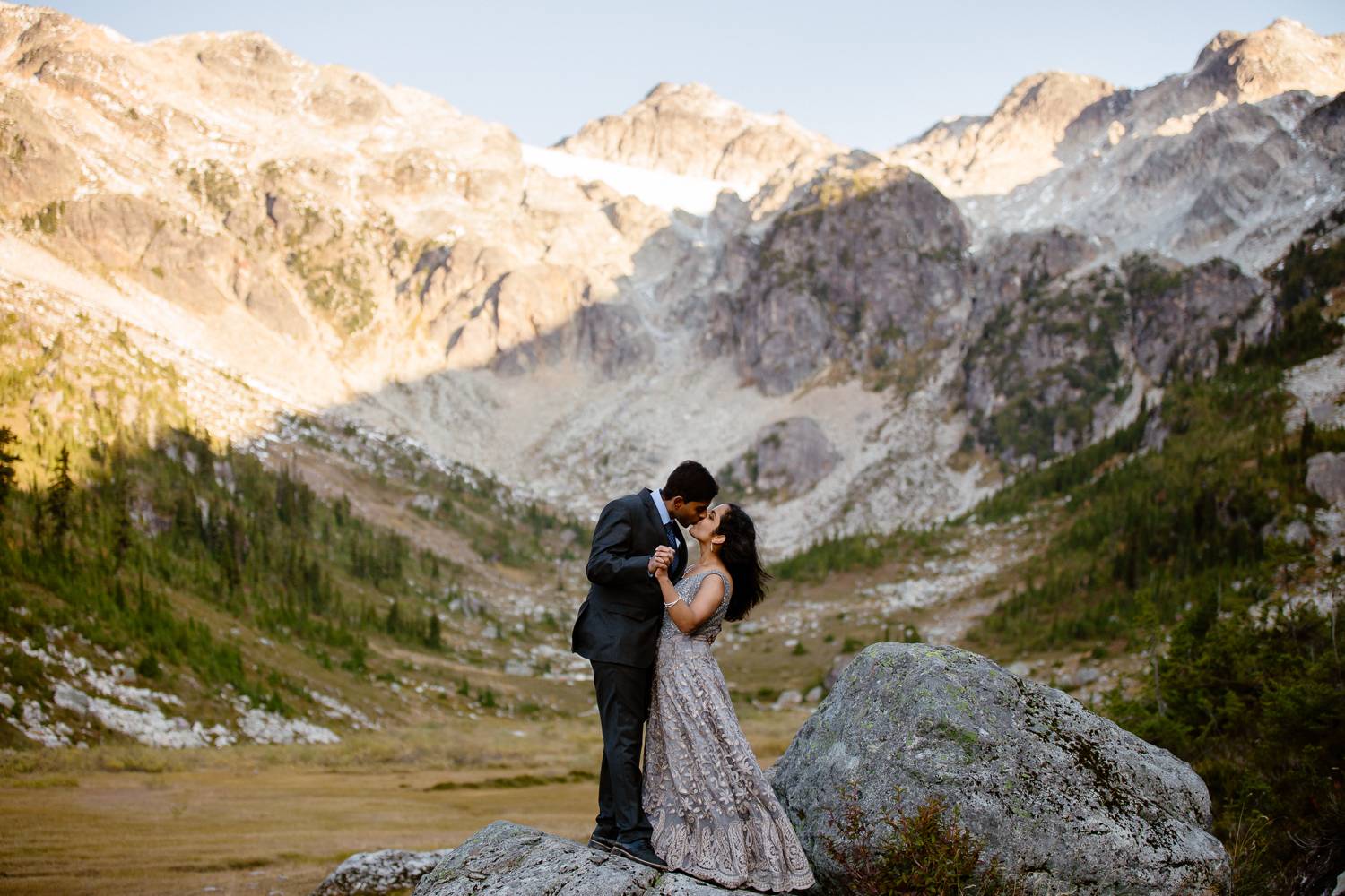 Tips to look good hiking for your adventure wedding photos