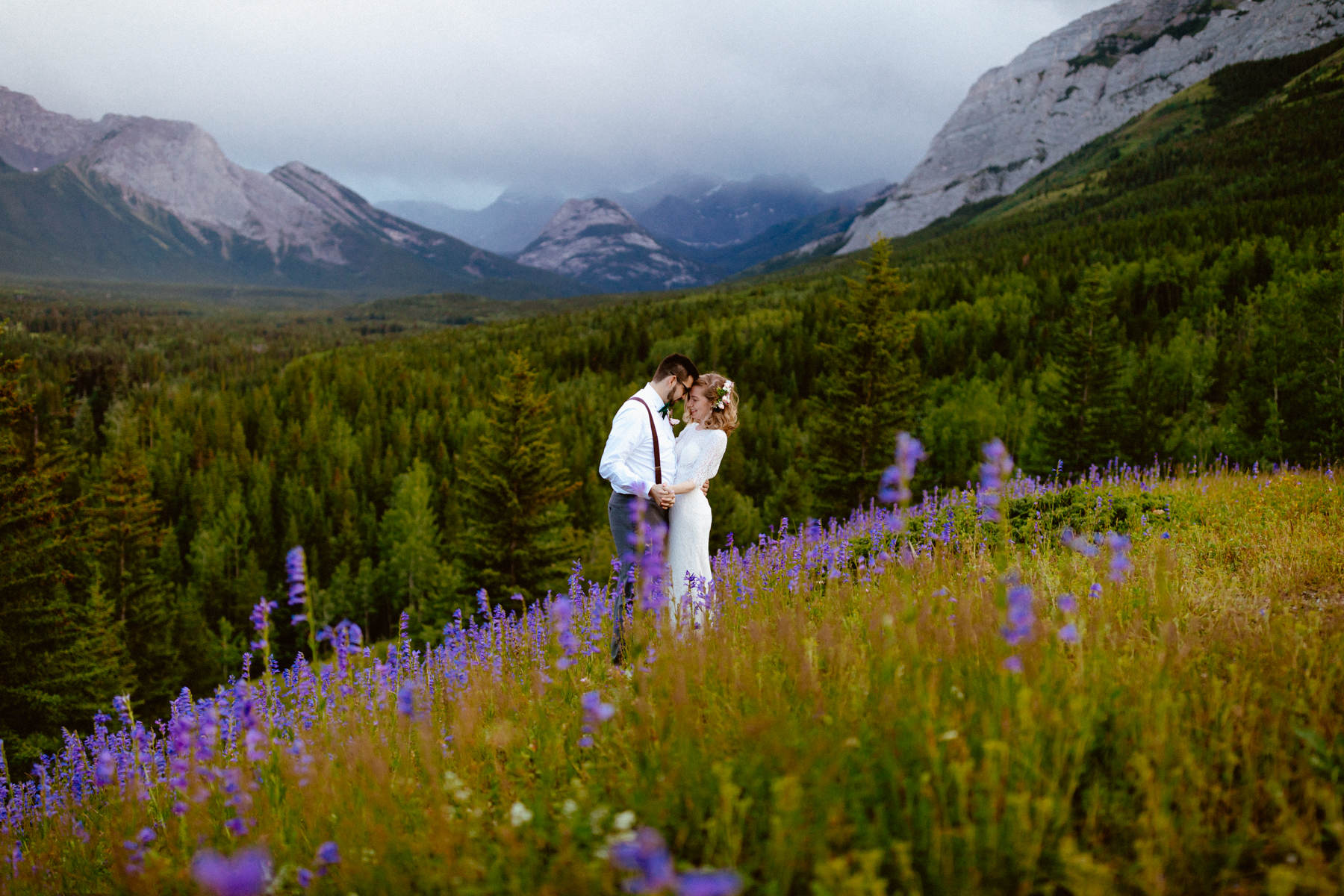 Kananaskis wedding photographers at the Pomeroy Mountain Lodge wedding venue in the Canadian Rockies