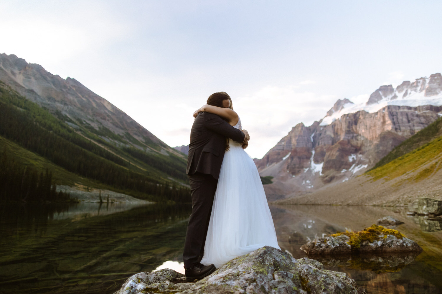 Lake Minnewanka wedding - Photo 12