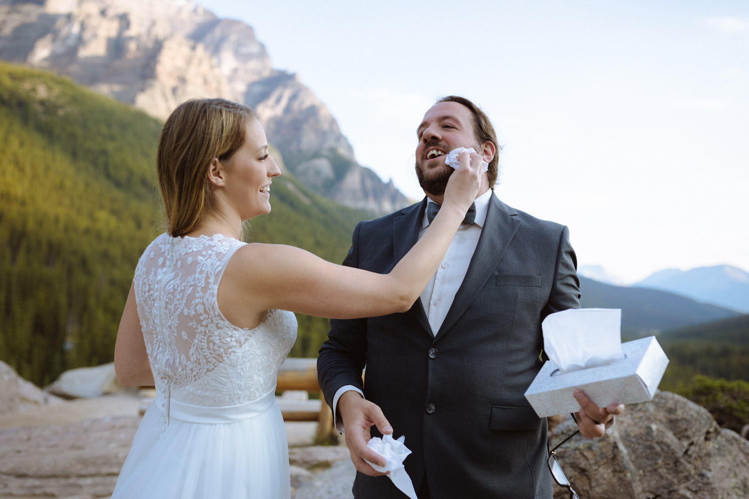 Lake Minnewanka wedding - Photo 21