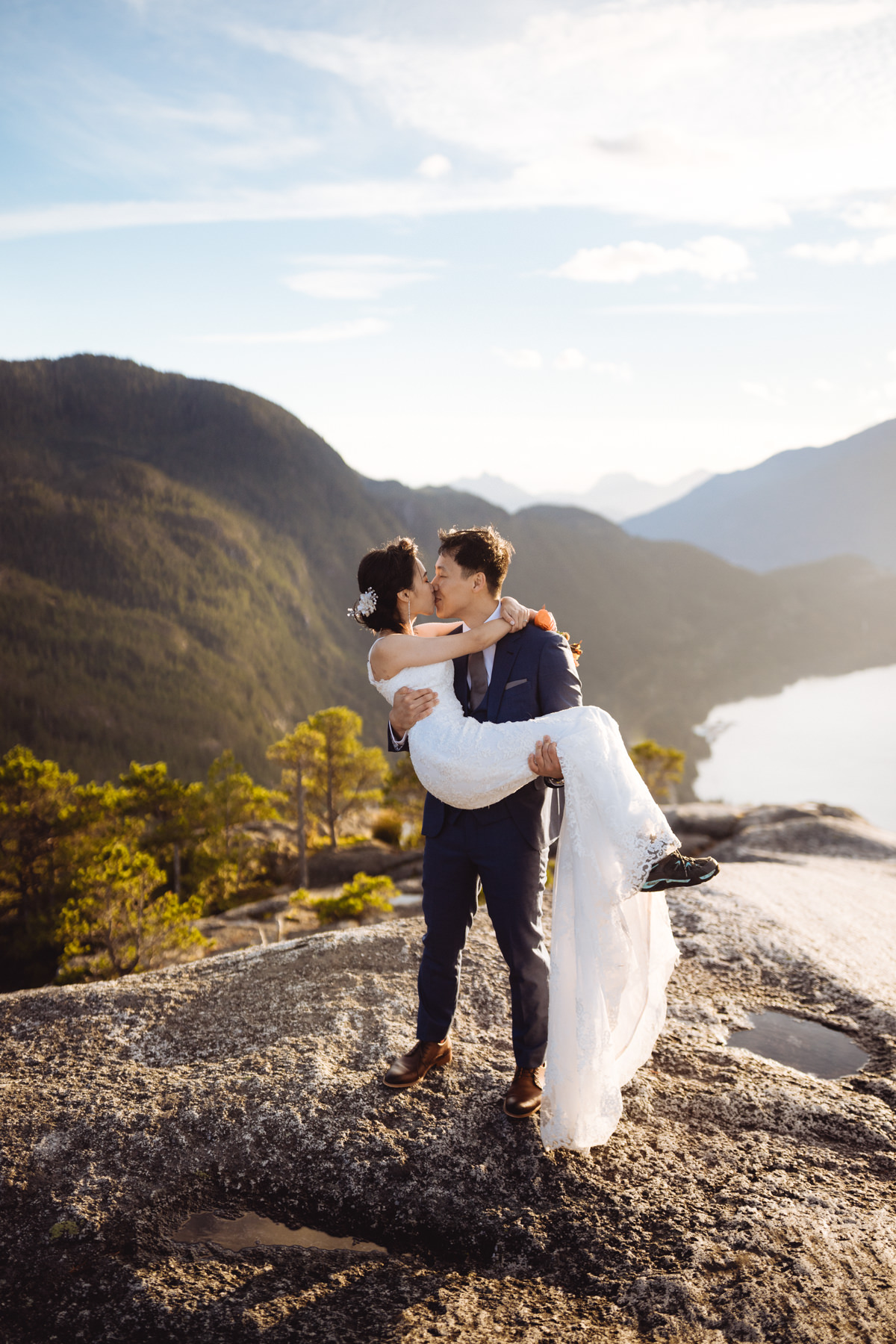 Squamish elopement photographers at Stawamus Chief hike