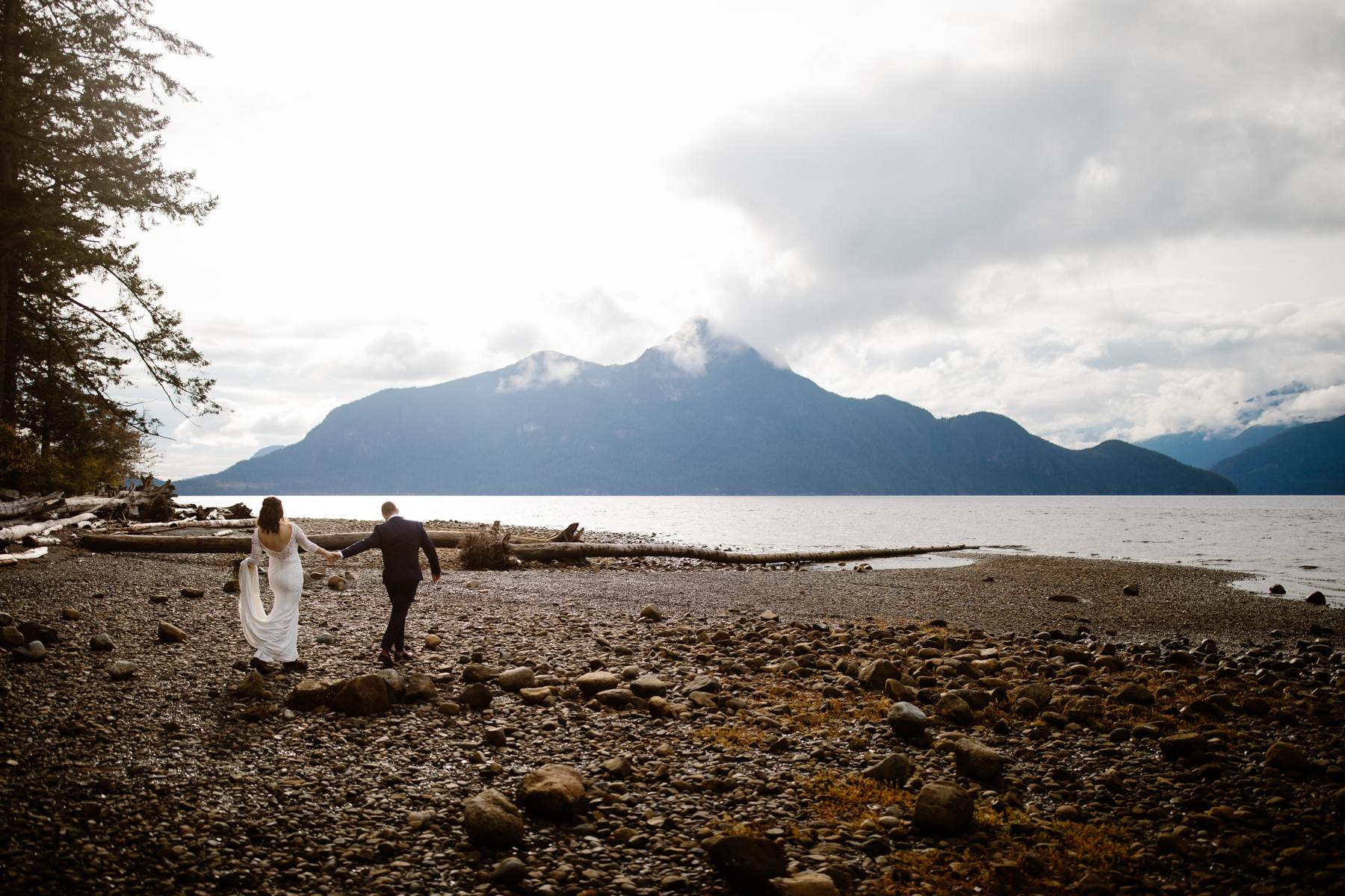 Squamish Wedding Photographers at an Adventurous Elopement